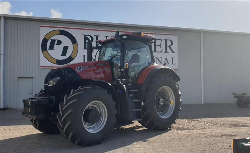 Photo 1. Case IH Optum 300 tractor