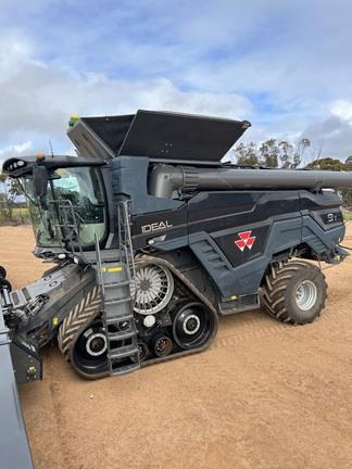 Photo 1. Agco IDEAL 9T combine harvester