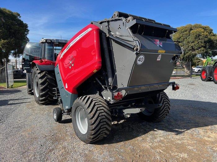 Massey Ferguson 4160XT round baler