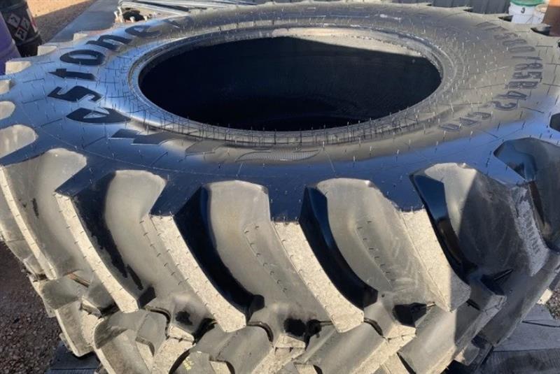 Firestone VF580/85R42 tyre