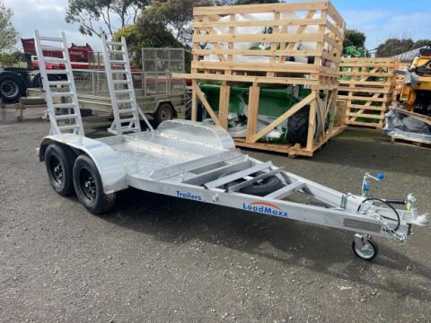 Photo 1. Loadmaxx LMPT2500 plant trailer
