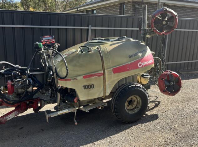 Croplands Quantum 1000L trailer sprayer