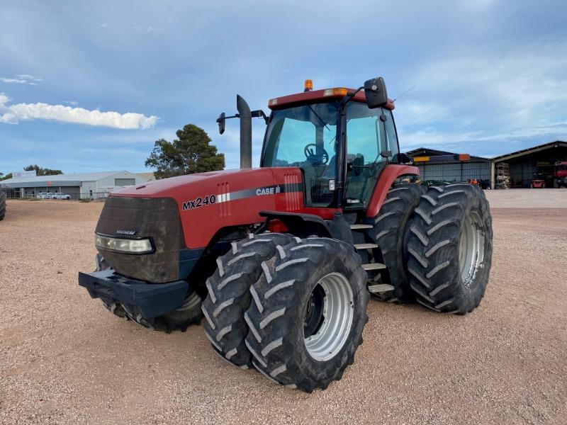 Case IH Magnum MX240 tractor