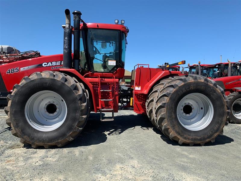 Photo 1. Case IH Steiger 485 tractor