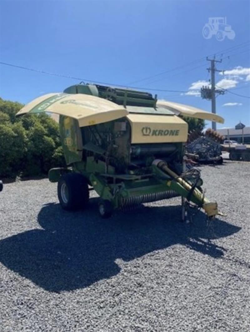 Krone Comprima V180XC round baler