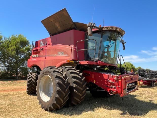 Photo 1. Case IH 7250 combine harvester