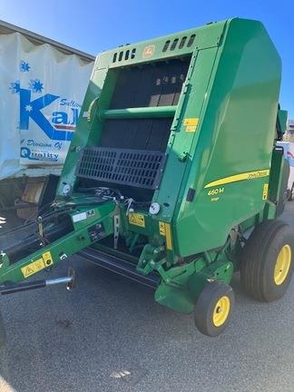 John Deere 460M round baler