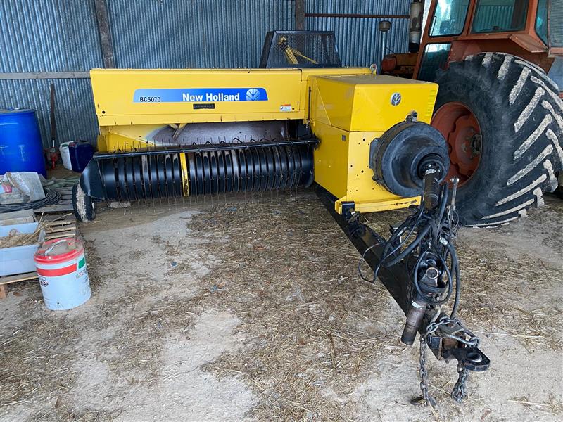 New Holland BC5070 square baler