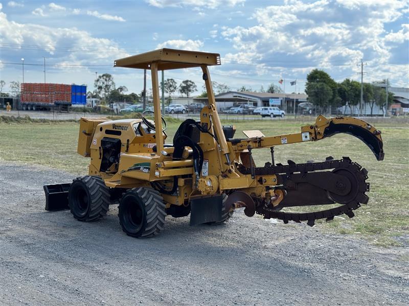 Vermeer RT450 trencher with blade