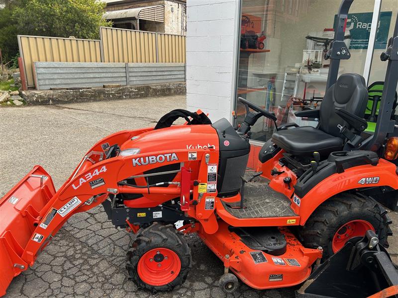 Photo 1. Kubota BX2680 Tractor