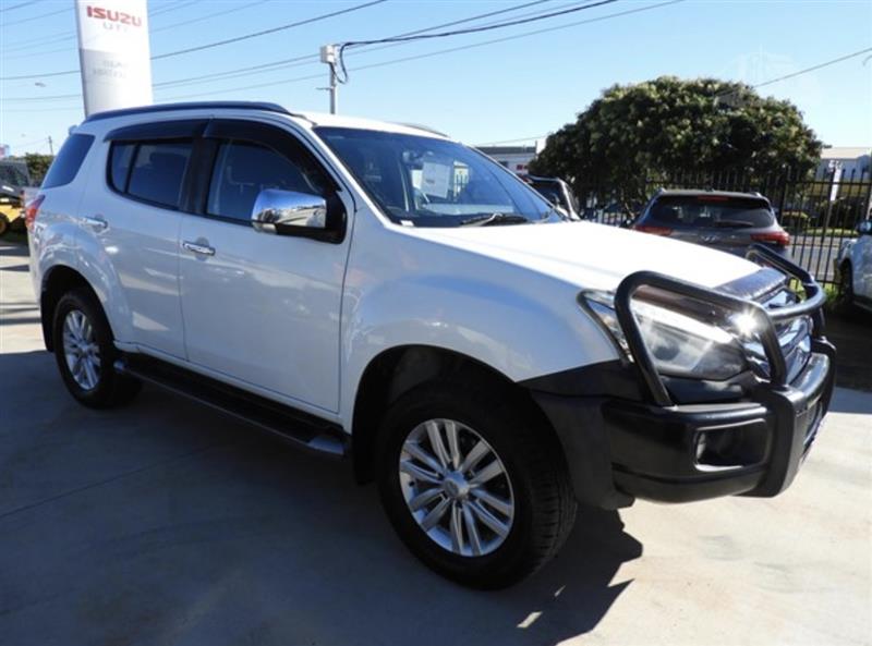 Photo 1. Isuzu MU-X suv