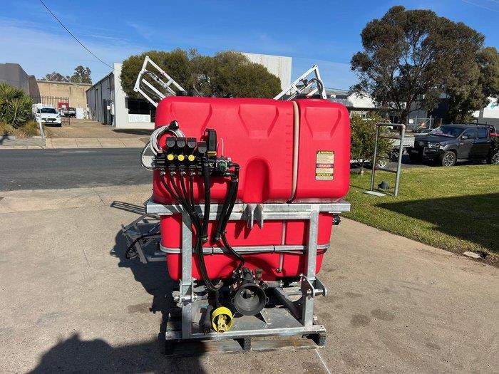 Silvan 1100L Linkage boom sprayer