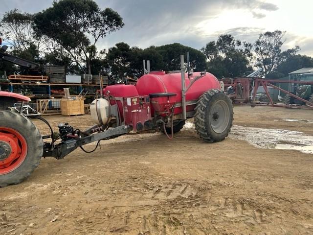 Silvan 4000L trailing sprayer