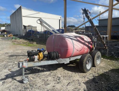 Silvan 2000L trailing sprayer