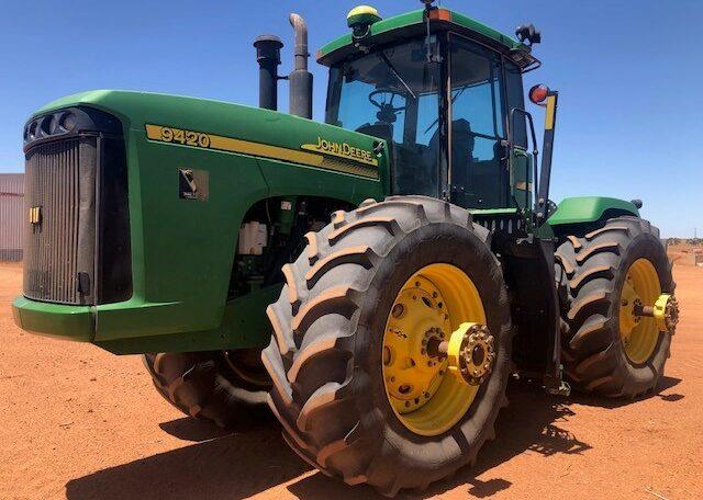 Photo 1. John Deere 9420 4WD tractor