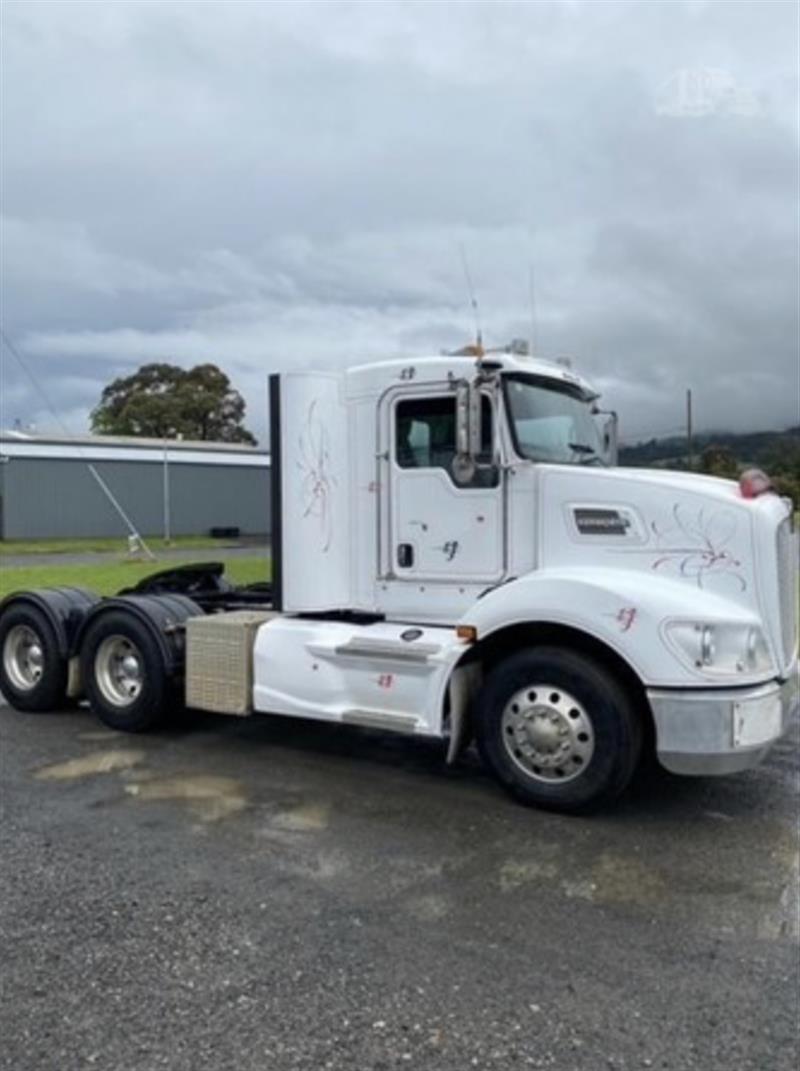 Kenworth T403 primemover