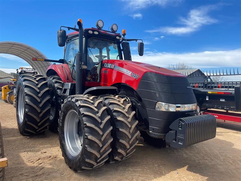 Photo 1. Case IH Magnum 340 tractor