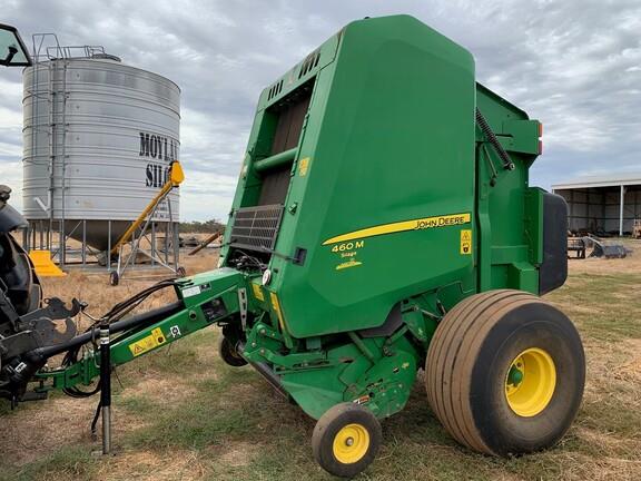 John Deere 460M round baler