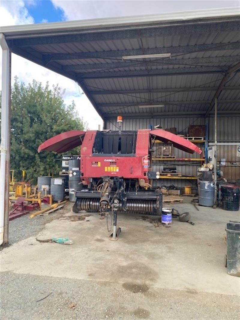 Photo 1. Case IH RB454 baler