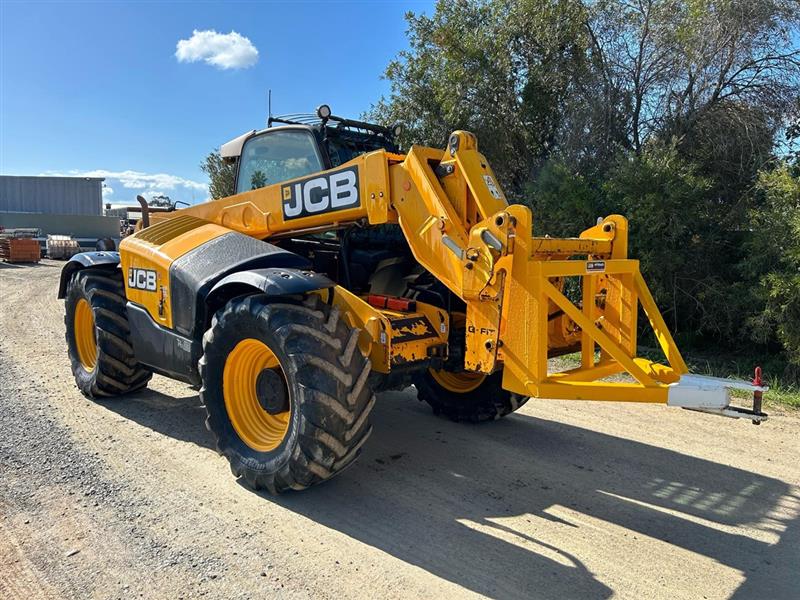 Photo 1. JCB 531-70 telehandler