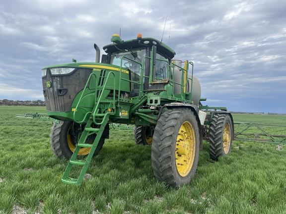 John Deere R4060 self propelled sprayer