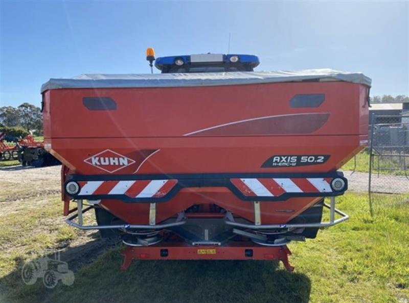 Photo 1. Kuhn Axis 50.2H-EMC-W spreader