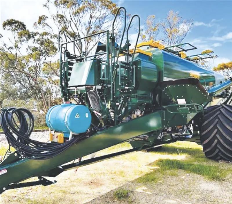 Simplicity 22500 LTR TB3 airseeder