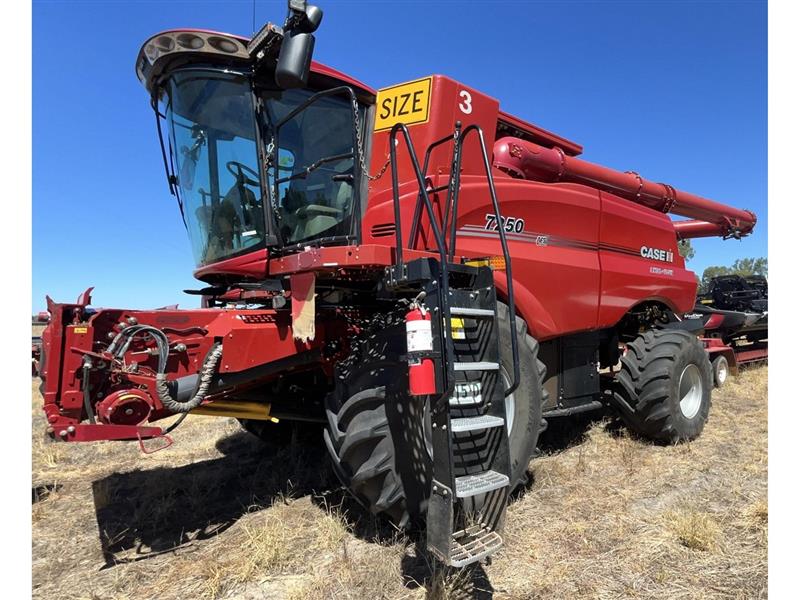 Case IH 7250 combine harvester