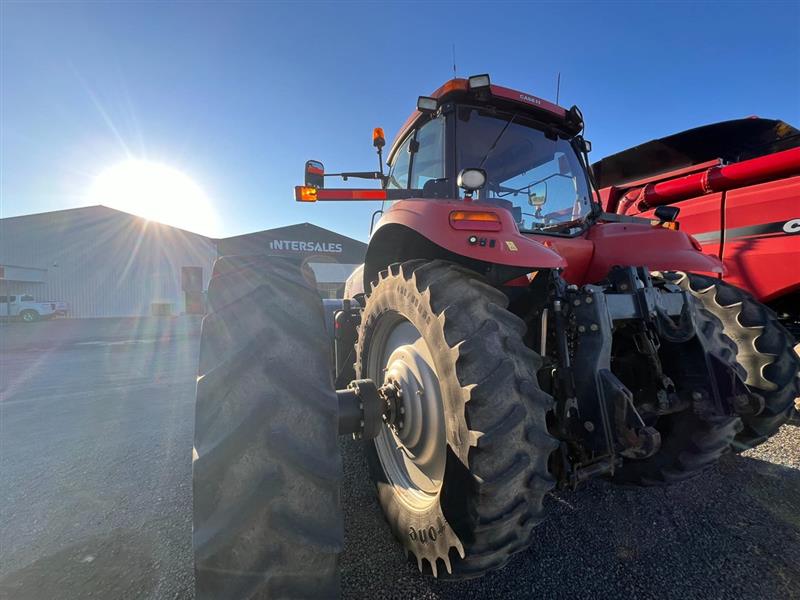 Case IH Magnum 340 powershift tractor