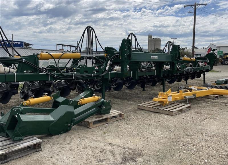 Simplicity SD400 702 dual row airseeder