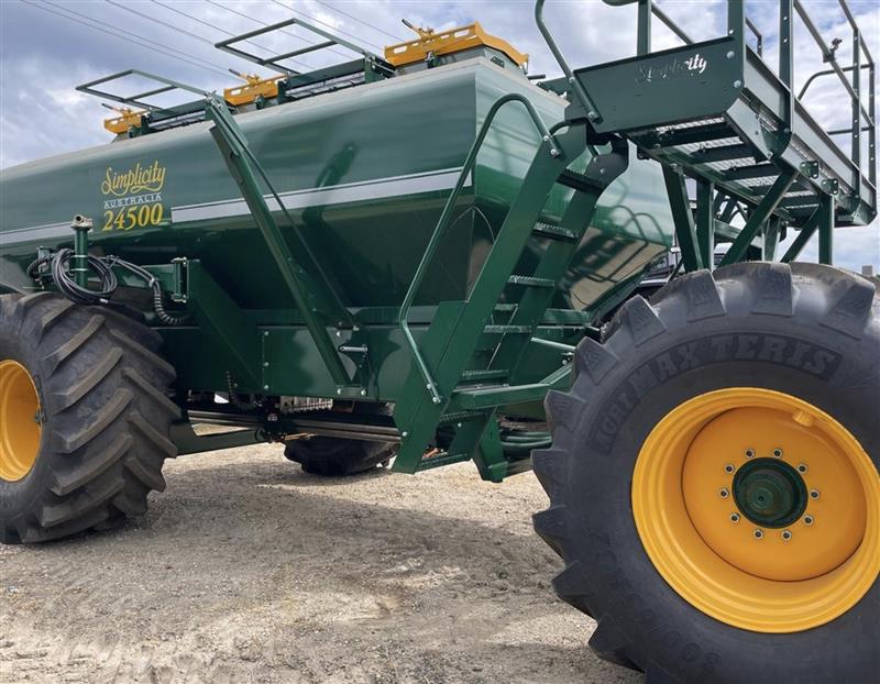 Simplicity TQS3-24500 airseeder