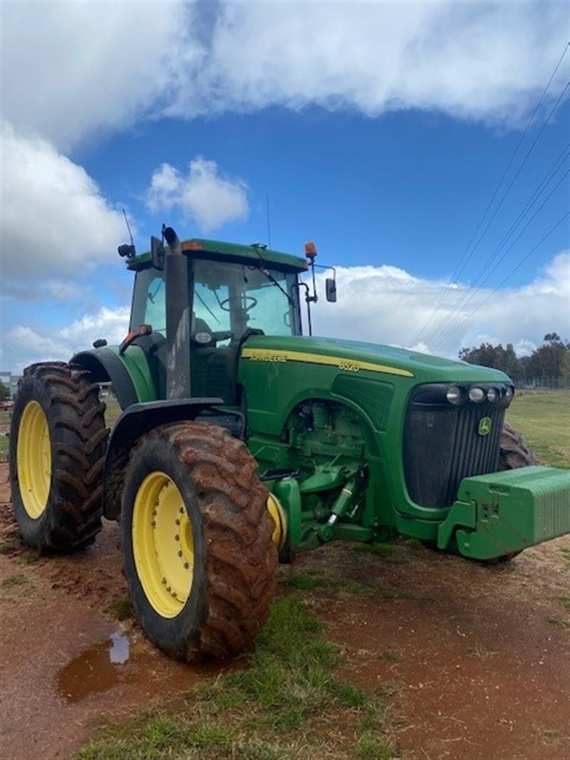 John Deere 8520 tractor, Tractors John Deere VIC Power Farming