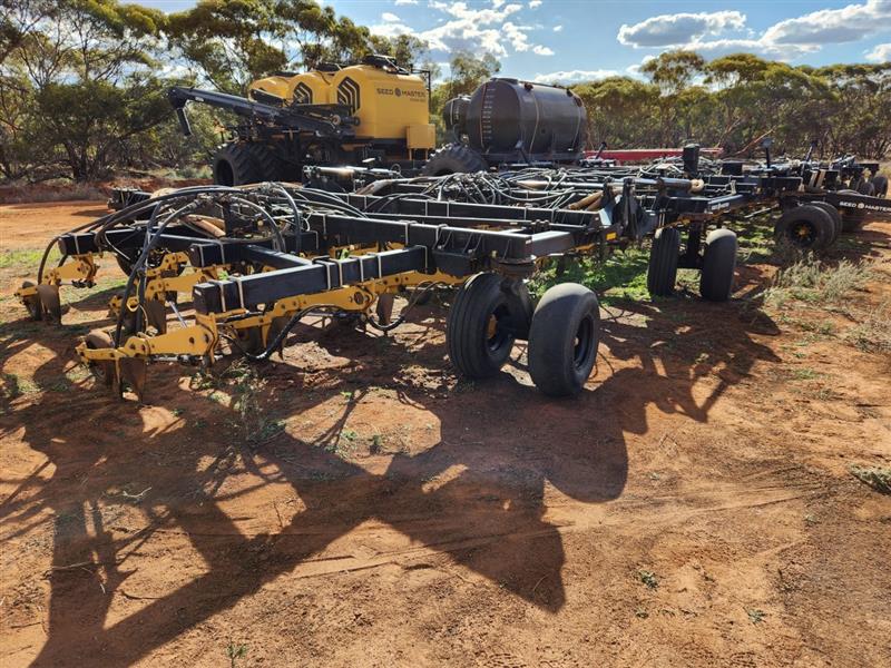 Seedmaster Nova 820 & CT80/15 package airseeder, Seeding Tillage Seed