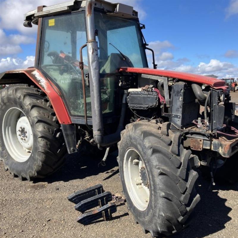 Massey Ferguson 6265 tractor