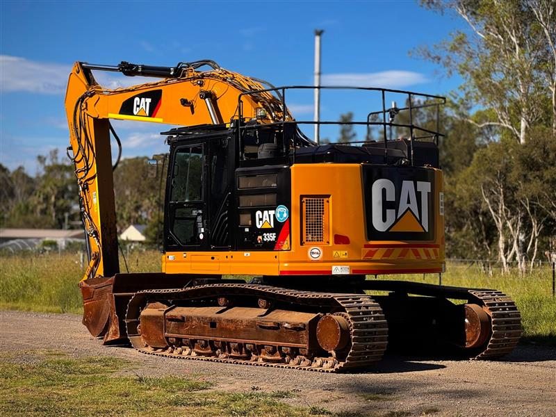 Photo 1. Caterpillar 335F 35T excavator