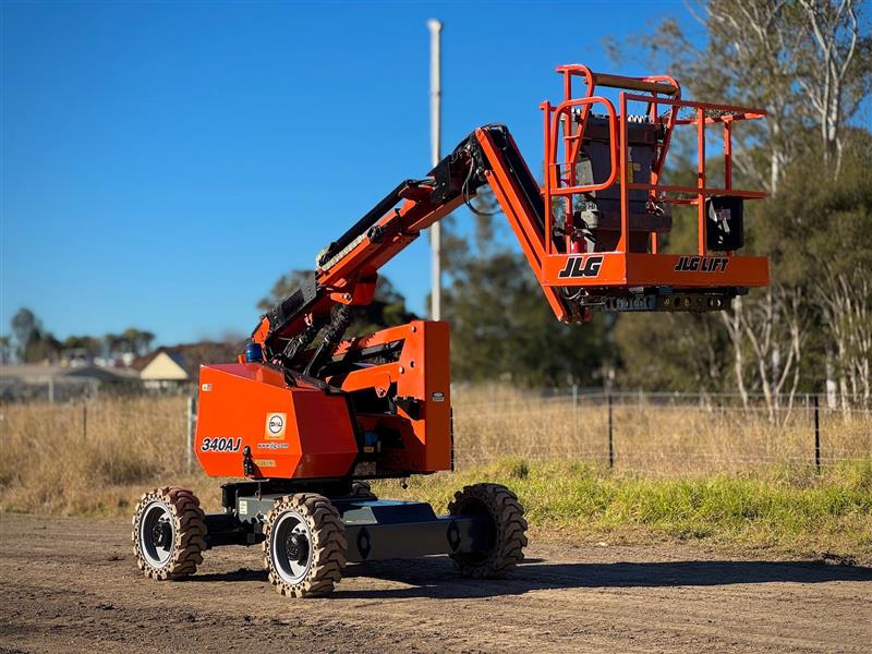 JLG 340AJ 34ft 10.3m knuckle boom scissor lift elevated