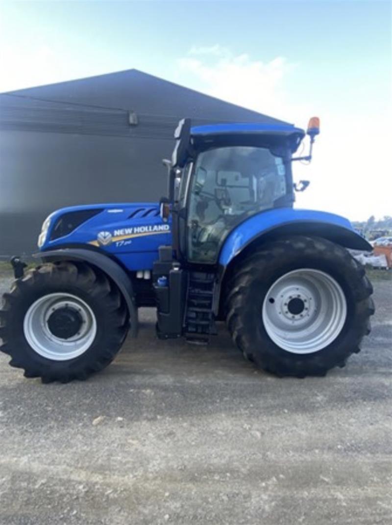 New Holland T7.210 tractor