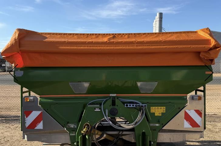 Amazone 3P linkage spreader