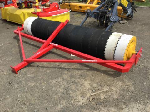 Photo 1. Bison 3M Rubber Roller