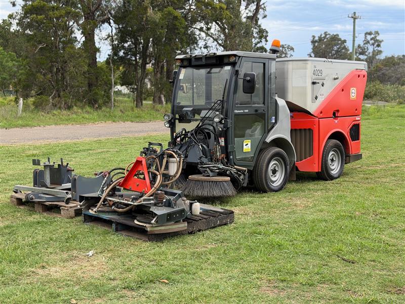 Hako Citymaster 1600 & Scrubber indu...