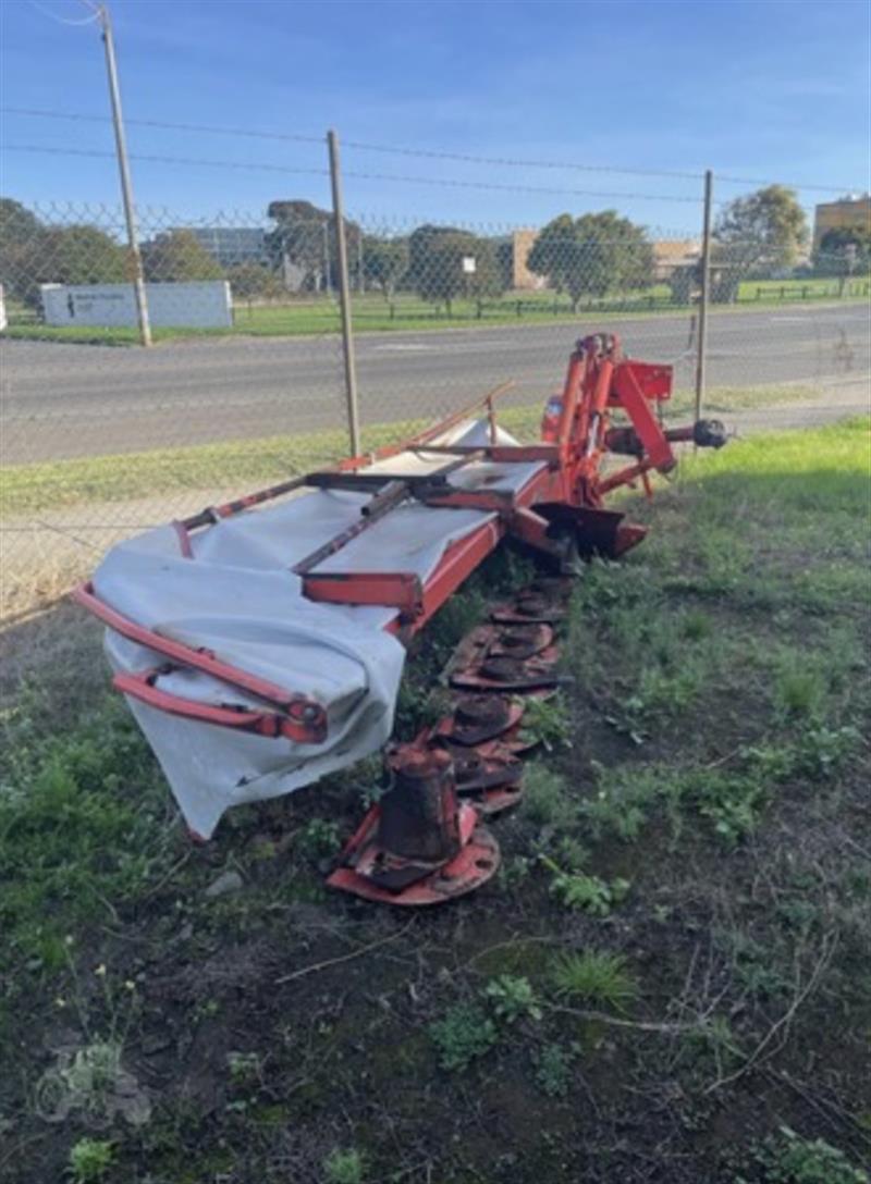 Kuhn GMD310 hay mower