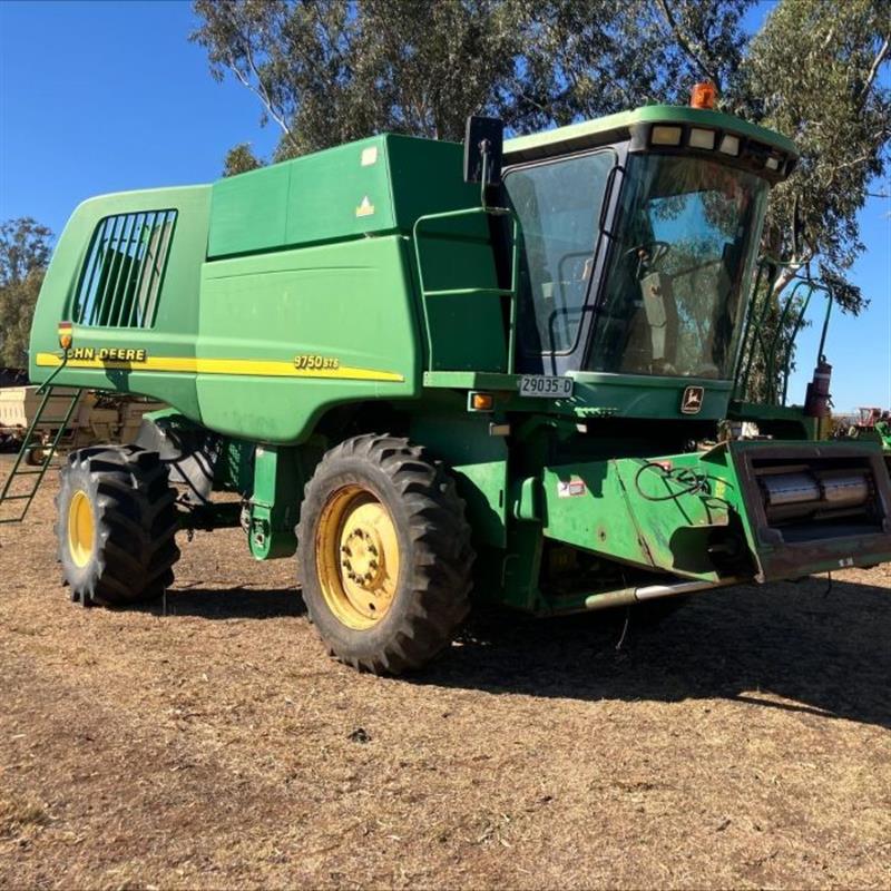 John Deere 9750sts combine harvester