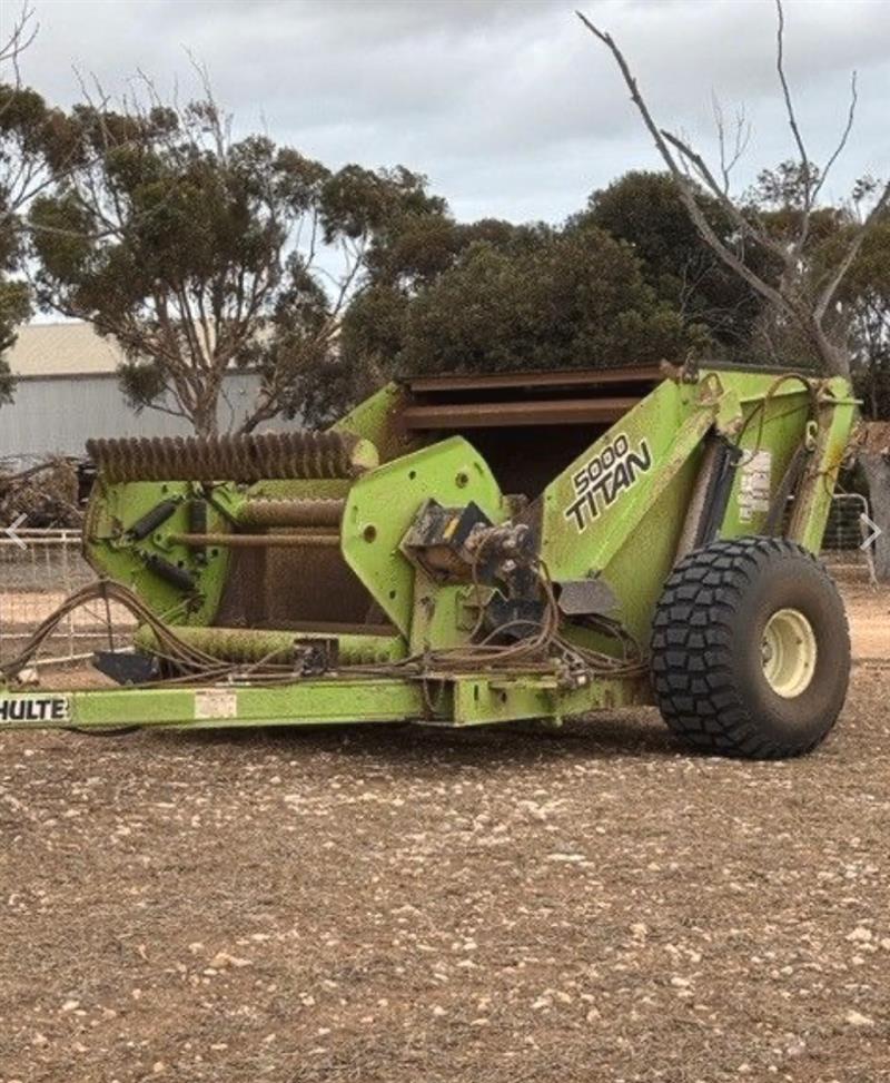 Schulte 5000 Titan series rock picker