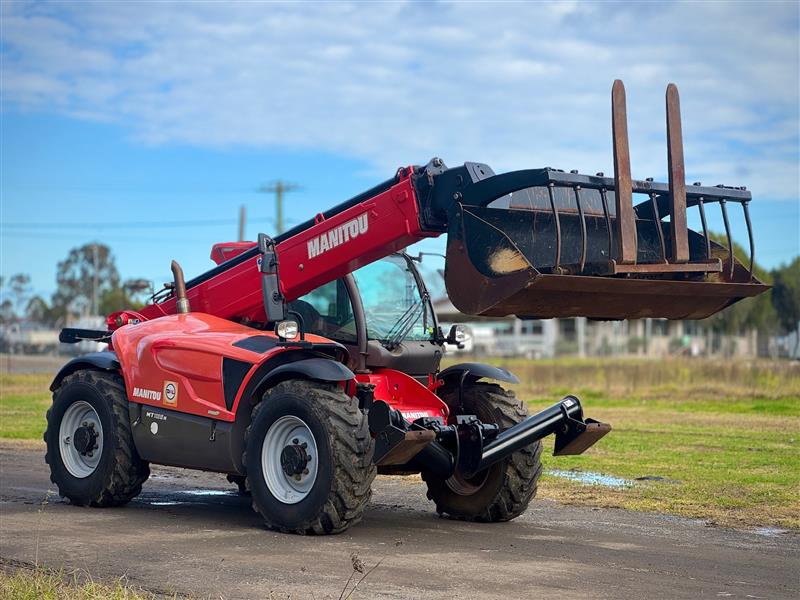 Manitou MT1135 3.5T 11M telescopic handler