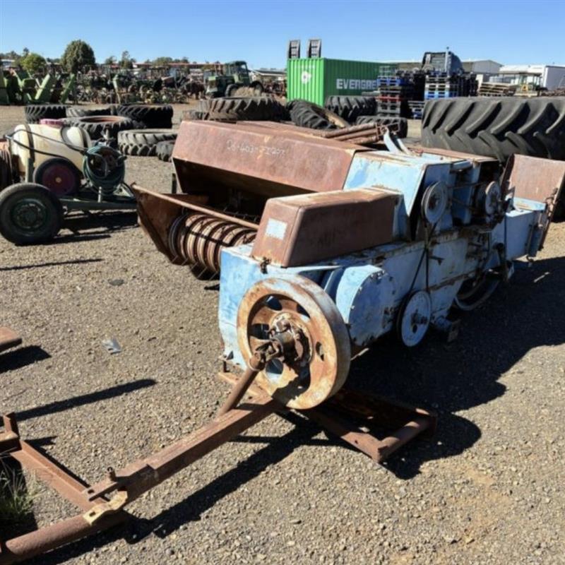 Ford/New Holland I4-292 implement