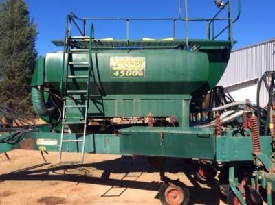 Photo 1. Janke F500 UDD planter airseeder