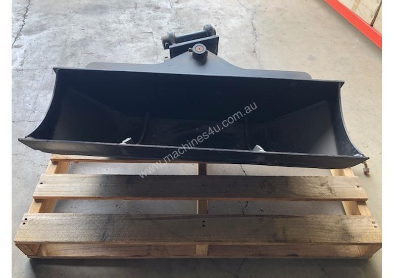 Lovol 1m Tilting Mud Bucket, Loaders Excavators Lovol Construction QLD Power Farming