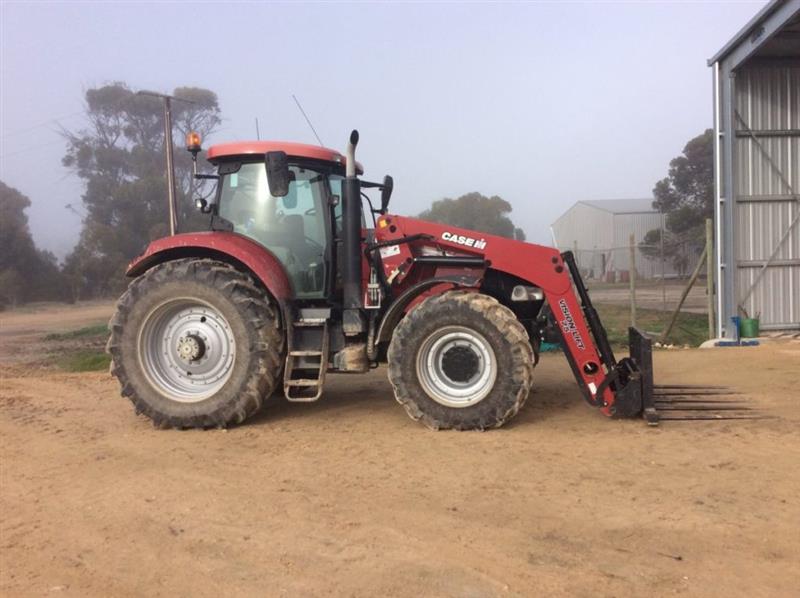 Photo 1. Case IH Puma 165 CVT tractor