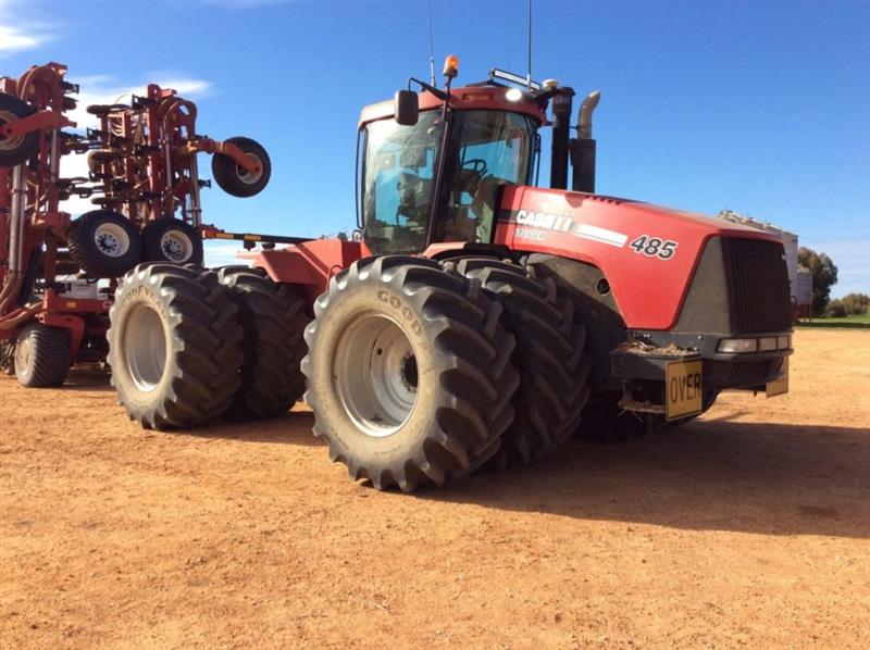 Photo 1. Case IH Steiger 485 tractor