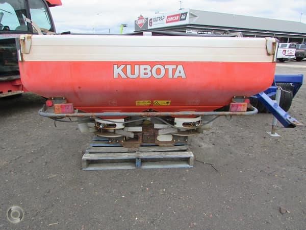 Kubota 2000LT spreader
